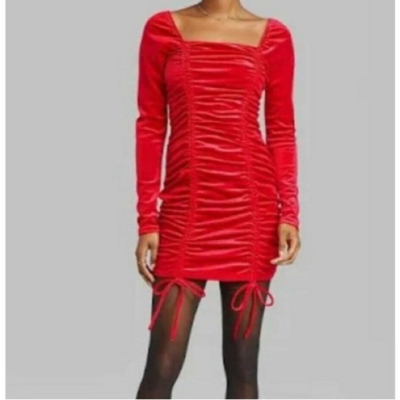 NWT Women’s Wild Fable Red Ruched Bodycon Velvet Dress Size Medium - Picture 2 of 4